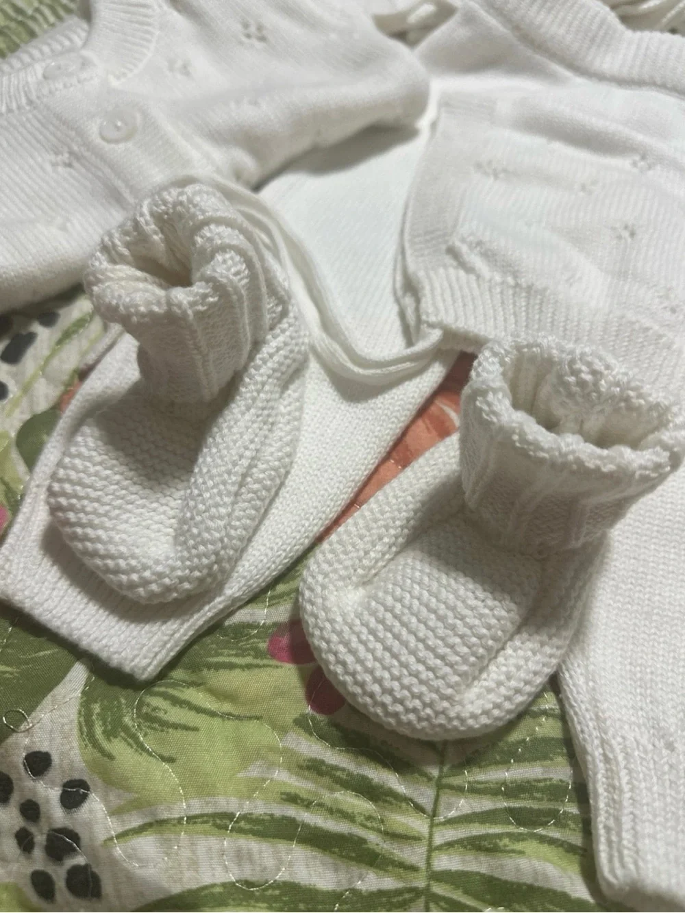 Loomsake 6-Piece Pointelle Sweater Gift Set 0-3 Months